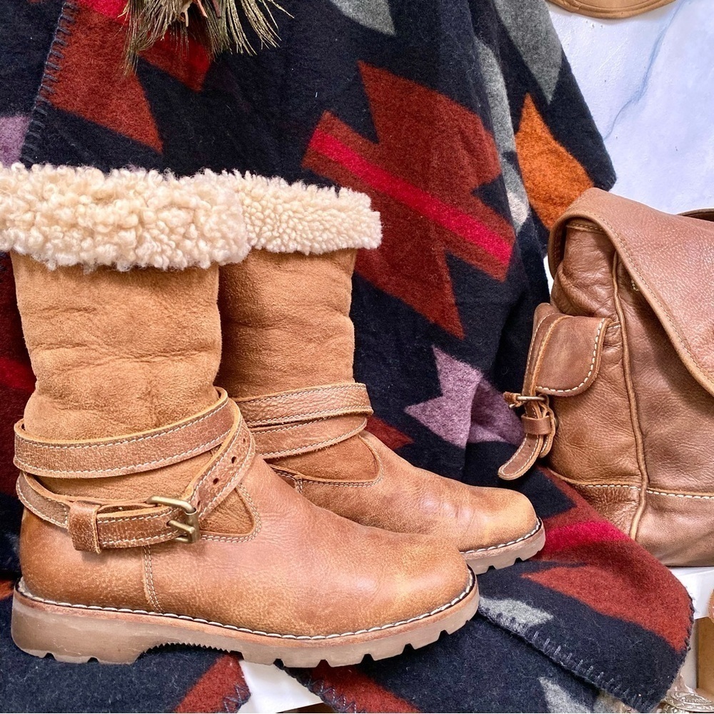 Rare ROOTS Shearling Limited Edition rustic belted TRIBE roll over boots